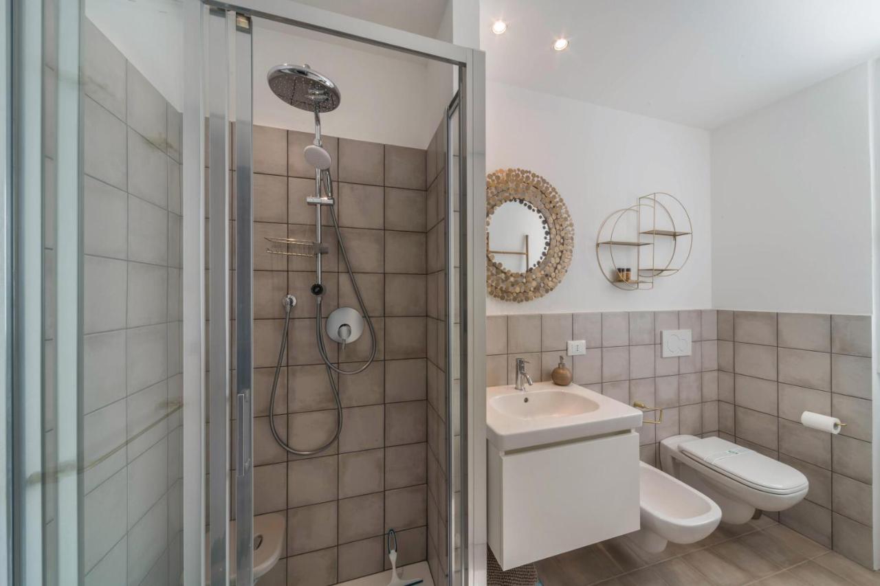 Casa Royale Appartamento Terra Lierna Ngoại thất bức ảnh
